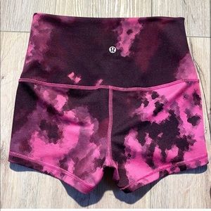 Lululemon boogie shorts size 4 yoga spandex